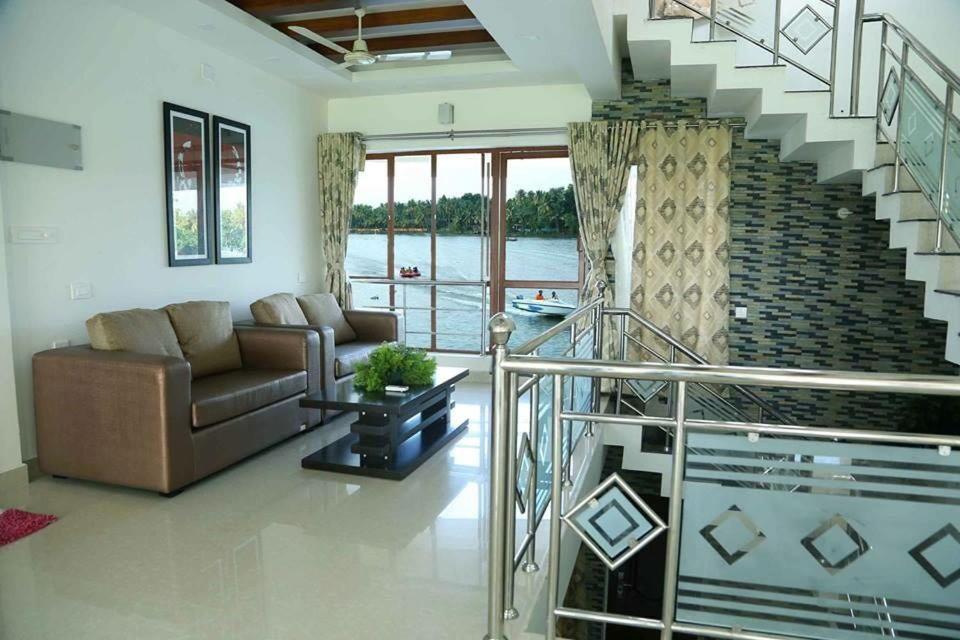 Captains Cabin Backwater Resort Alappuzha Exterior photo