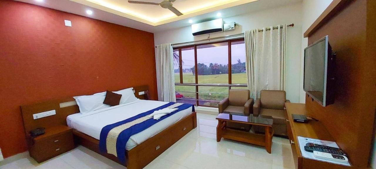 Captains Cabin Backwater Resort Alappuzha Exterior photo